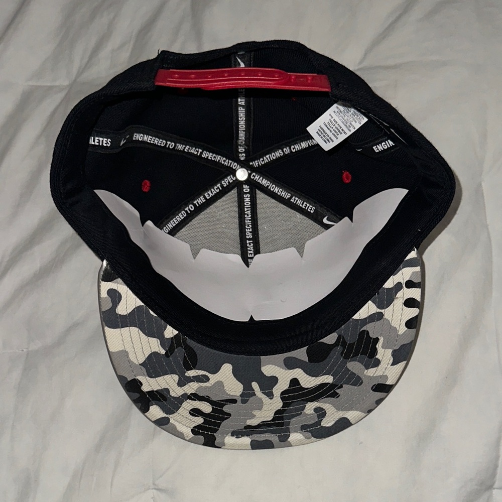 Nike Black and Red Hat with Gray Brim - Picture 4 of 4